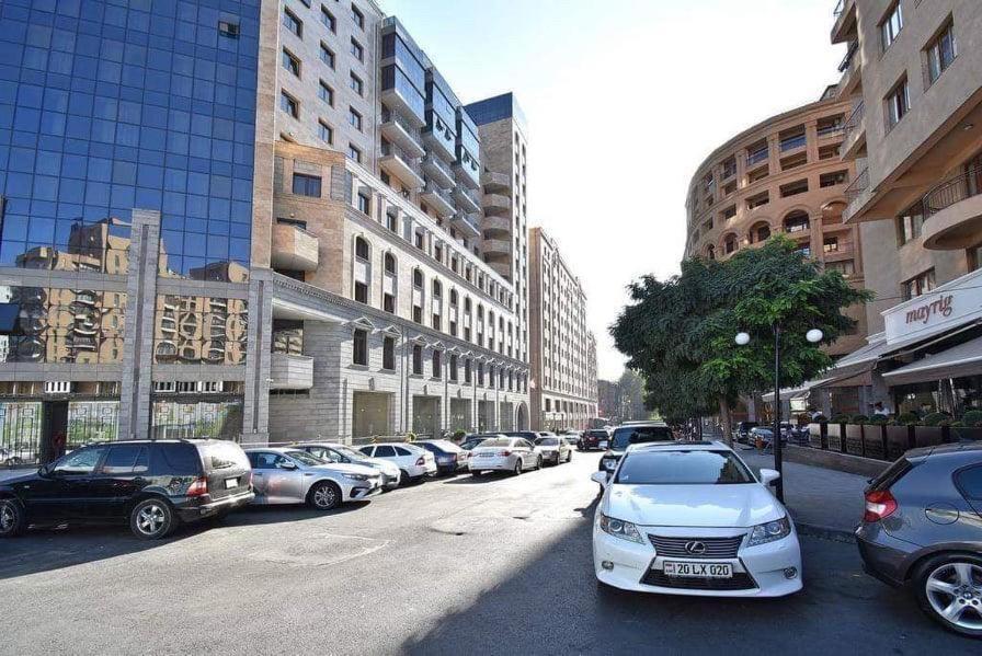 יירבאן City Central Apartment מראה חיצוני תמונה