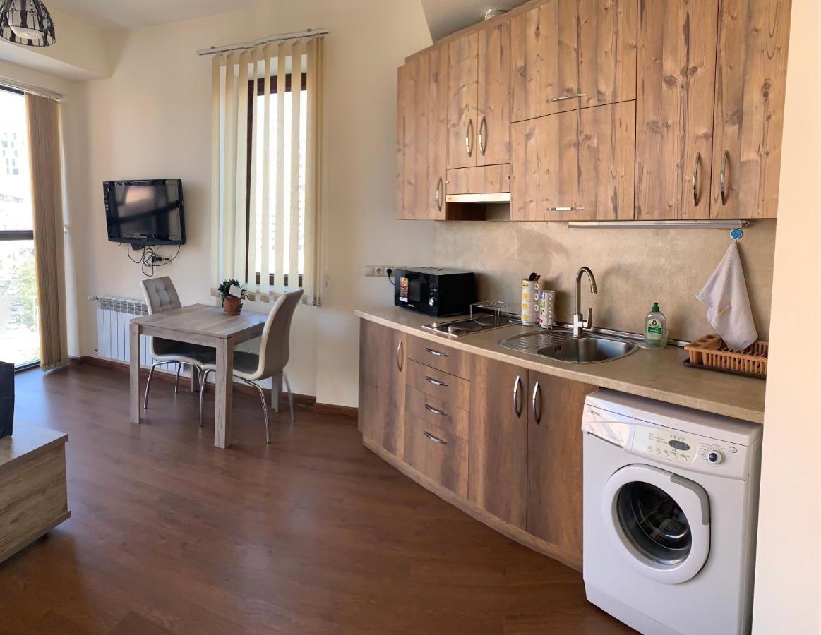 יירבאן City Central Apartment מראה חיצוני תמונה