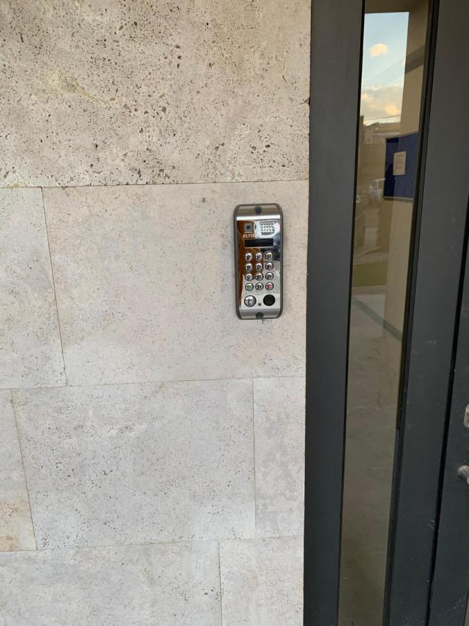 יירבאן City Central Apartment מראה חיצוני תמונה