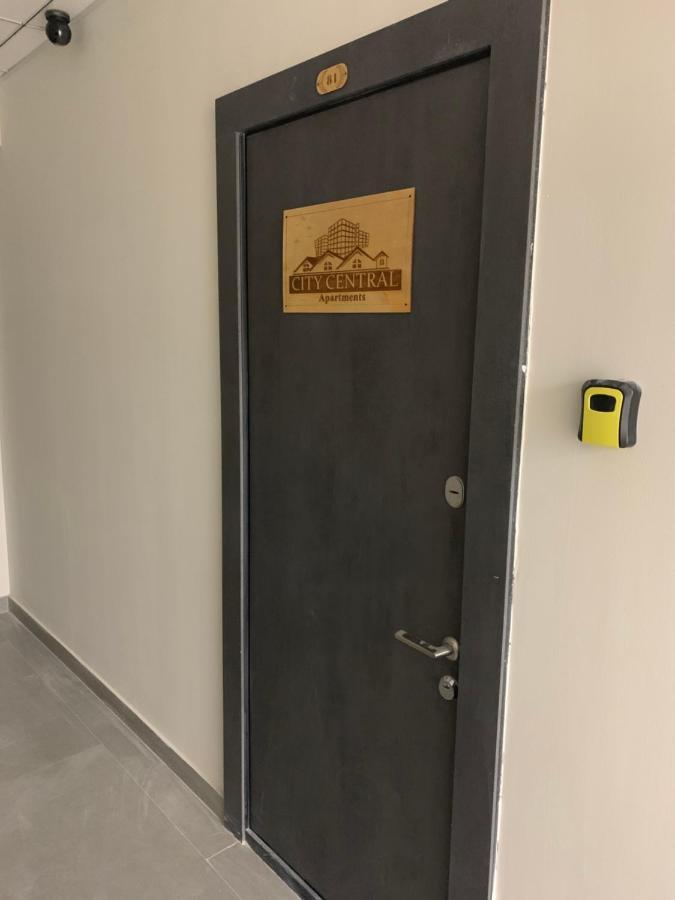 יירבאן City Central Apartment מראה חיצוני תמונה